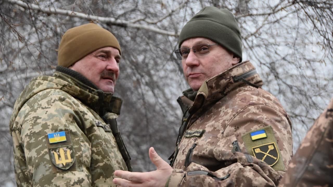 Главнокомандующий ВСУ Руслан Хомчак совершил рабочую поездку в район проведения ООС: подробности и фото Главнокомандующий ВСУ Руслан Хомчак совершил рабочую поездку в район проведения ООС: подробности и фото
