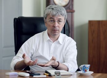 Закриття каналів Медведчука: Ткаченко пояснив, чи стане це небезпечним прецедентом для ЗМІ