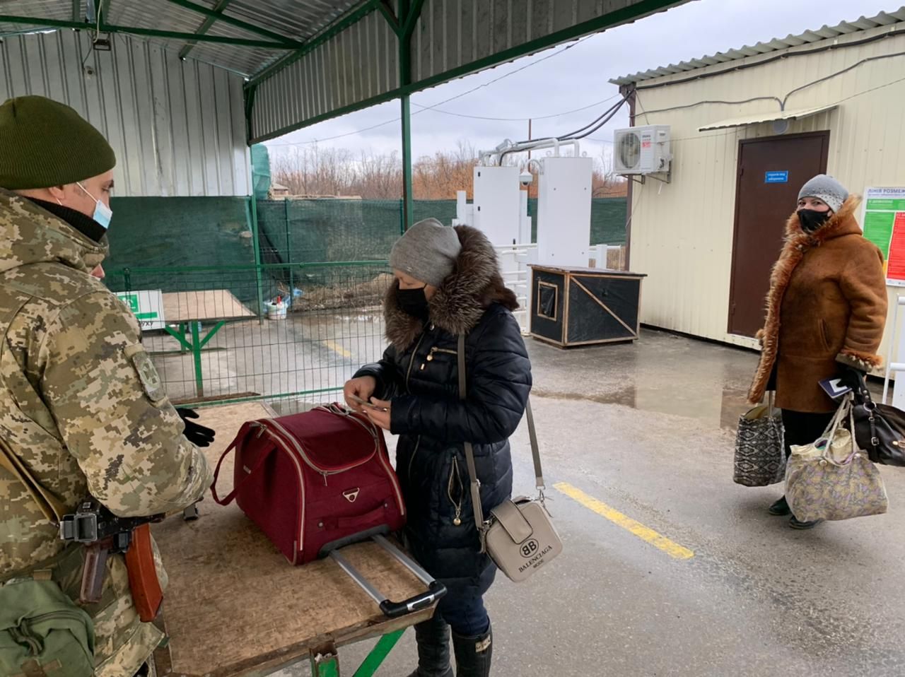 Бойовики 06.02.2021 блокують КПВВ на Донбасі Бойовики 06.02.2021 блокують КПВВ на Донбасі