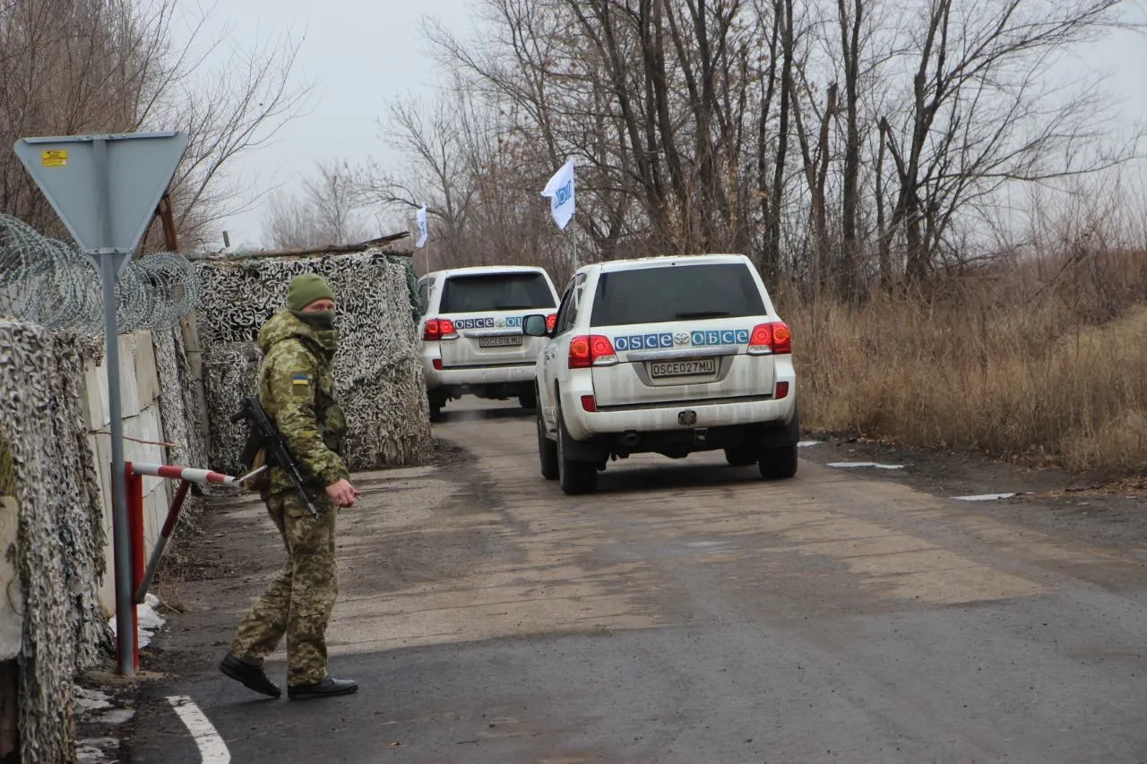 ОБСЄ на КПВВ Донбасу ОБСЄ на КПВВ Донбасу