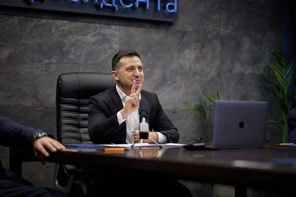 Зеленський привітав полярників з ювілеєм станції Академік Вернадський Зеленський привітав полярників з ювілеєм станції Академік Вернадський