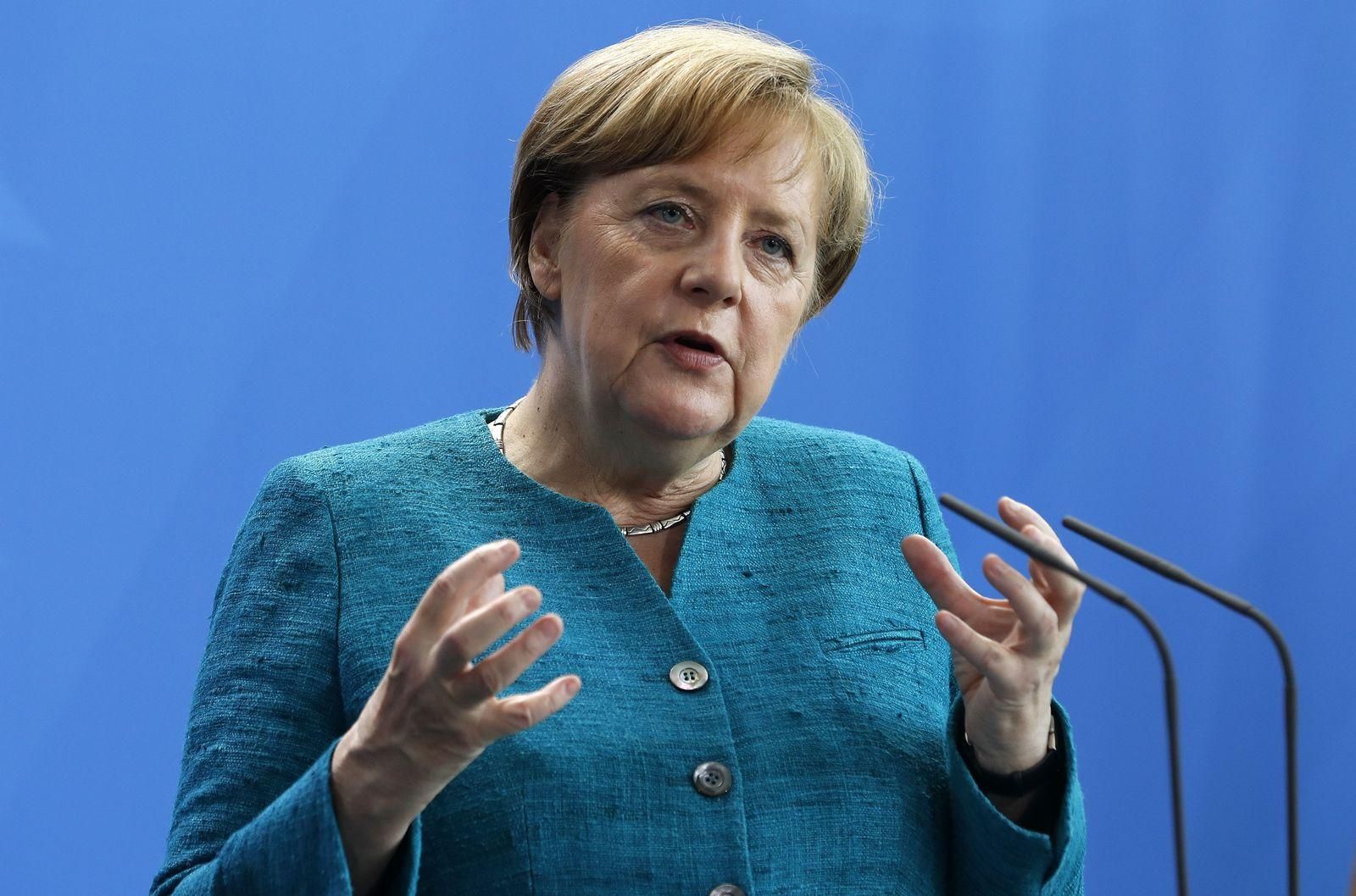 Меркель призвала немедленно прекратить репрессии в Беларуси Меркель призвала немедленно прекратить репрессии в Беларуси