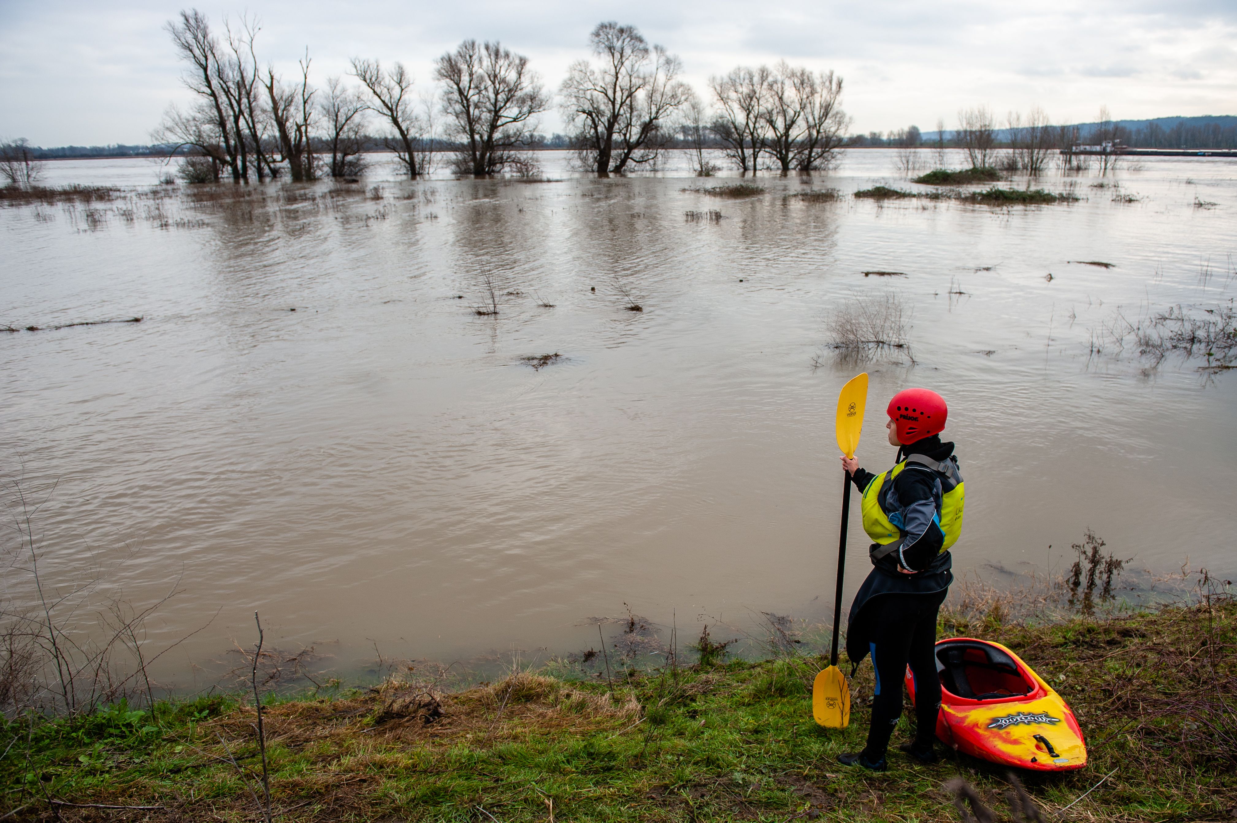 Можуть постраждати села: у річках України підніметься рівень води
