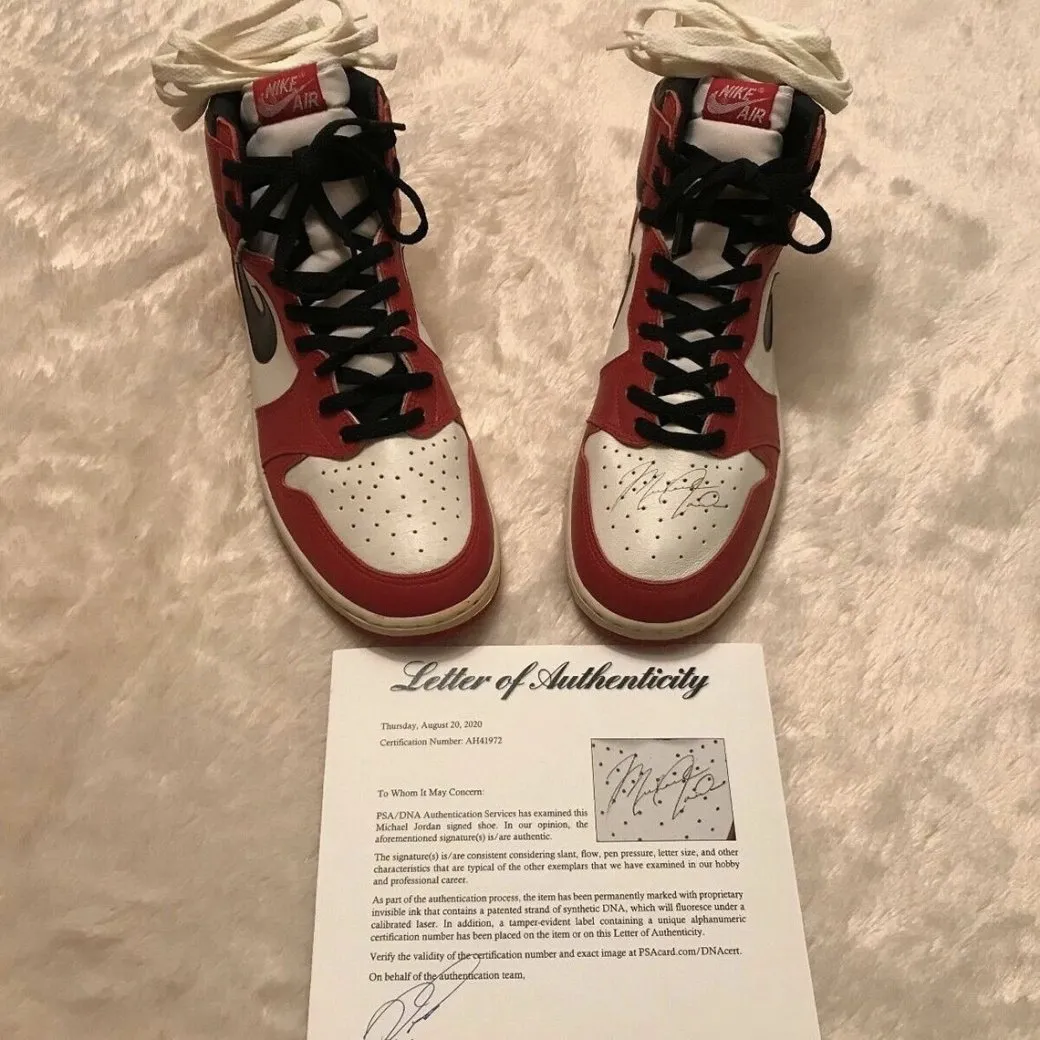 Кросівки з автографом Майкла Джордана виставили на продаж за нечувану вартість