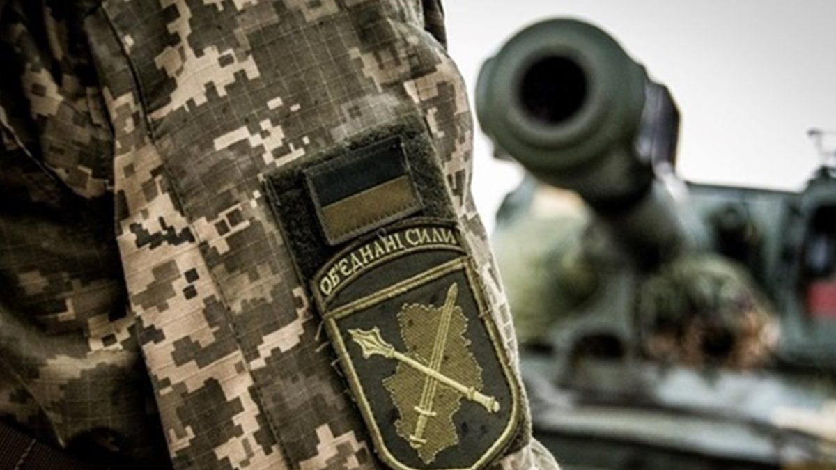 На Донбассе боевики ранили украинского военного: что известно