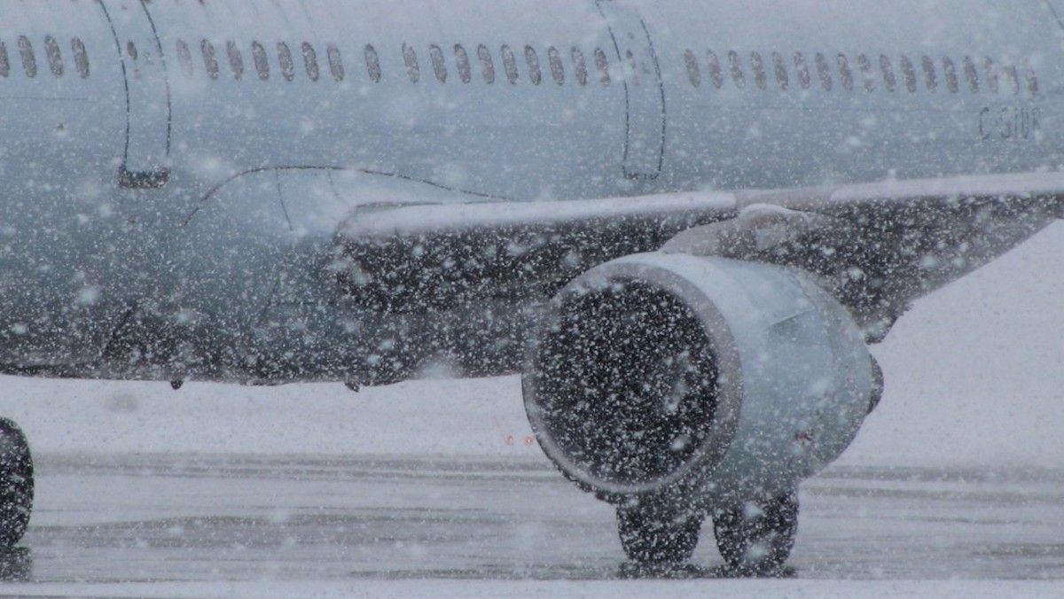 Из-за непогоды ряд авиарейсов из Украины перенесли: какие именно Из-за непогоды ряд авиарейсов из Украины перенесли: какие именно