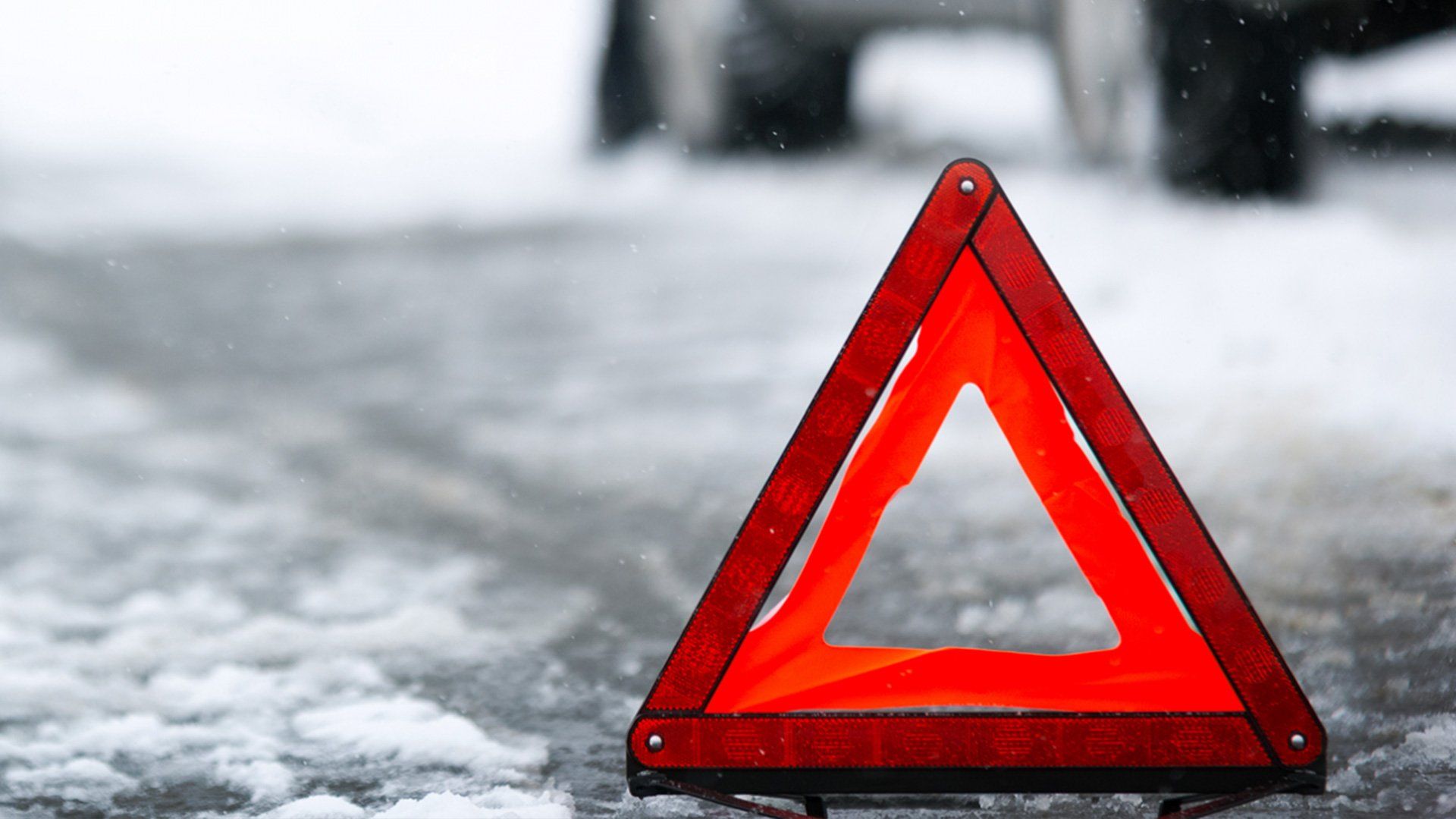 На Ровенщине маршрутка столкнулась с снегоочистительной машиной На Ровенщине маршрутка столкнулась с снегоочистительной машиной