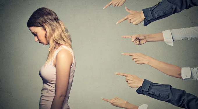 Засуджувати людей Засуджувати людей