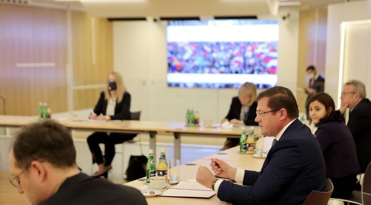 В Навального обсудили с США и ЕС санкции против окружения Путина В Навального обсудили с США и ЕС санкции против окружения Путина