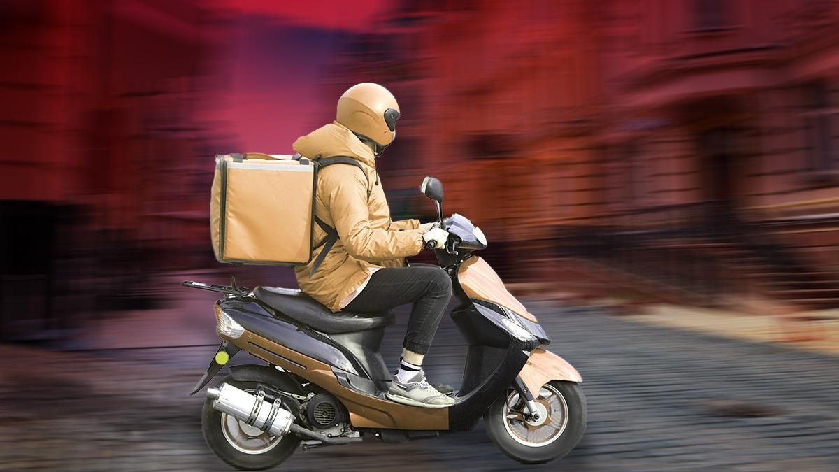 Деятельность курьеров сегодня законом фактически не регулируется Деятельность курьеров сегодня законом фактически не регулируется