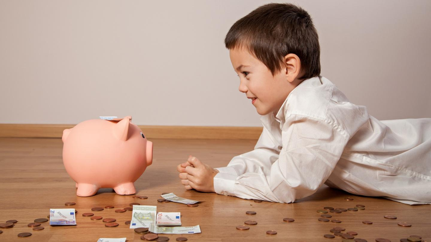 Как научить своего ребенка экономить деньги: 10 советов