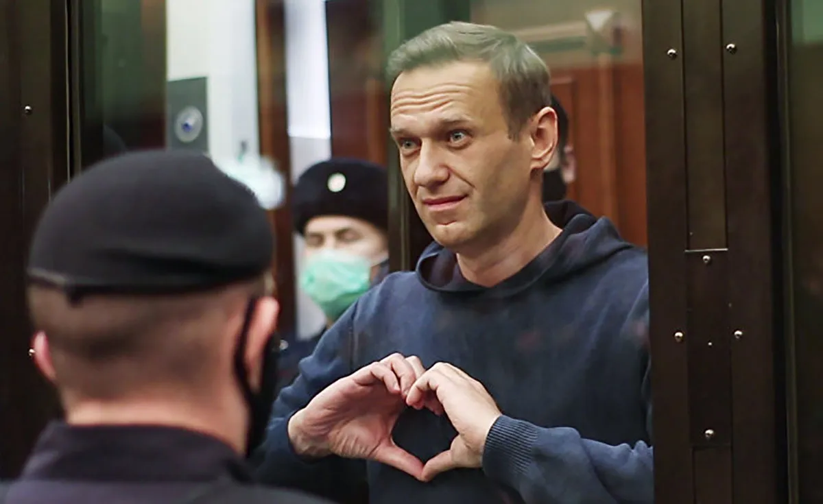 Фото Навального в залі суду
