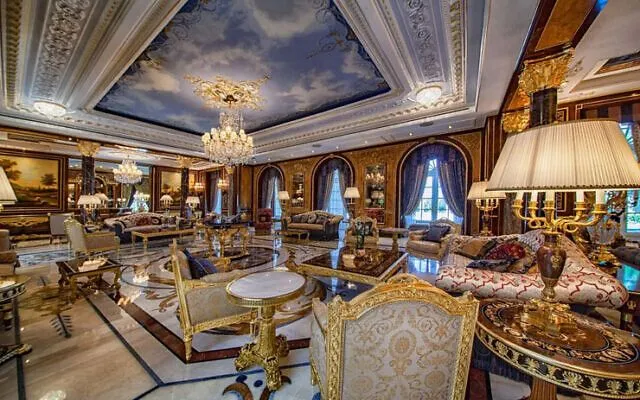 Всі меблі ретельно підібрані під індивідуальне замовлення  / Фото Sotheby Всі меблі ретельно підібрані під індивідуальне замовлення  / Фото Sotheby