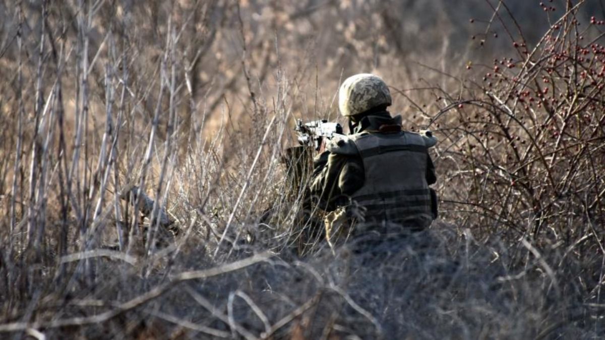 На Донбасі двоє цивільних проривались до бойовиків: є загиблий