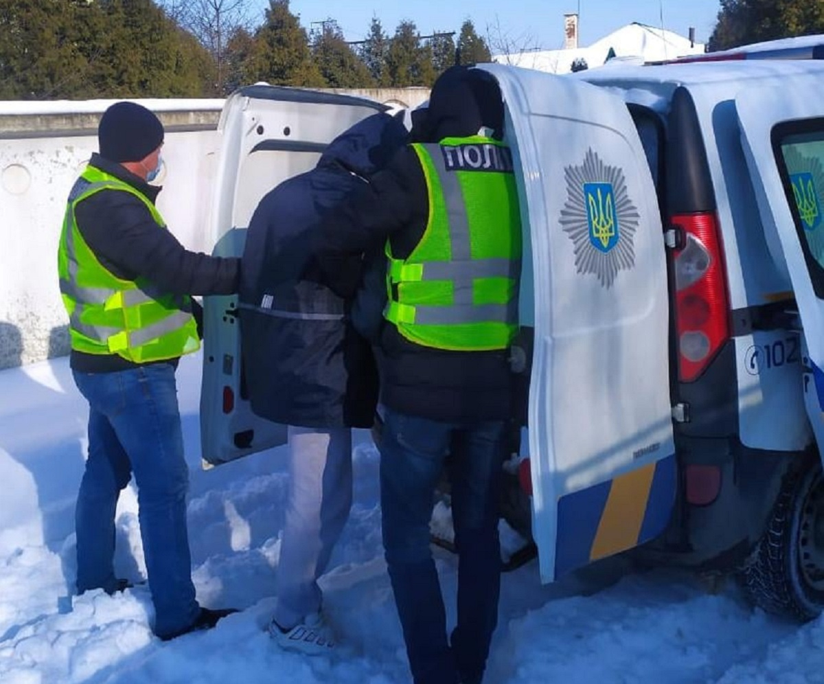 Заколов безхатченка ножицями: у Львові затримали ймовірного вбивцю – фото Заколов безхатченка ножицями: у Львові затримали ймовірного вбивцю – фото