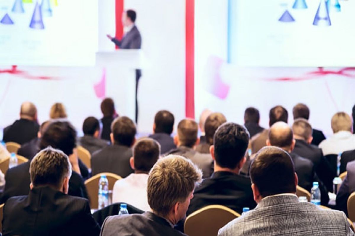 Уряд дозволив освітні та професійні заходи з обмеженнями на карантині Уряд дозволив освітні та професійні заходи з обмеженнями на карантині