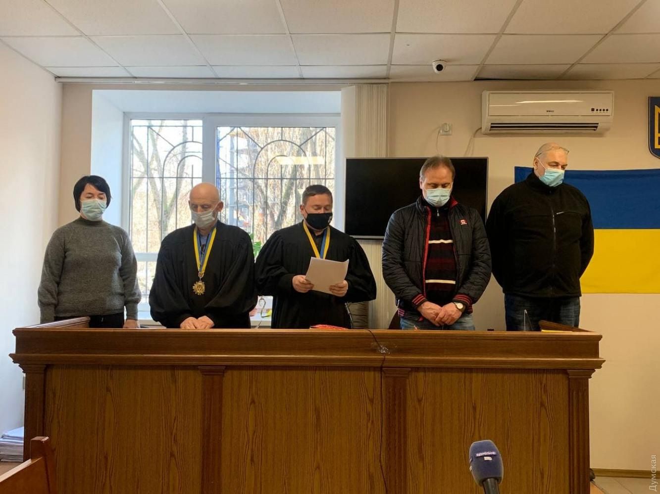 В Одессе отпустили антимайданивця, совершившего покушение на политика В Одессе отпустили антимайданивця, совершившего покушение на политика