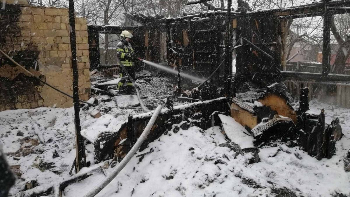 На Київщині горіло кілька будинків: є загиблі та постраждалі – фото