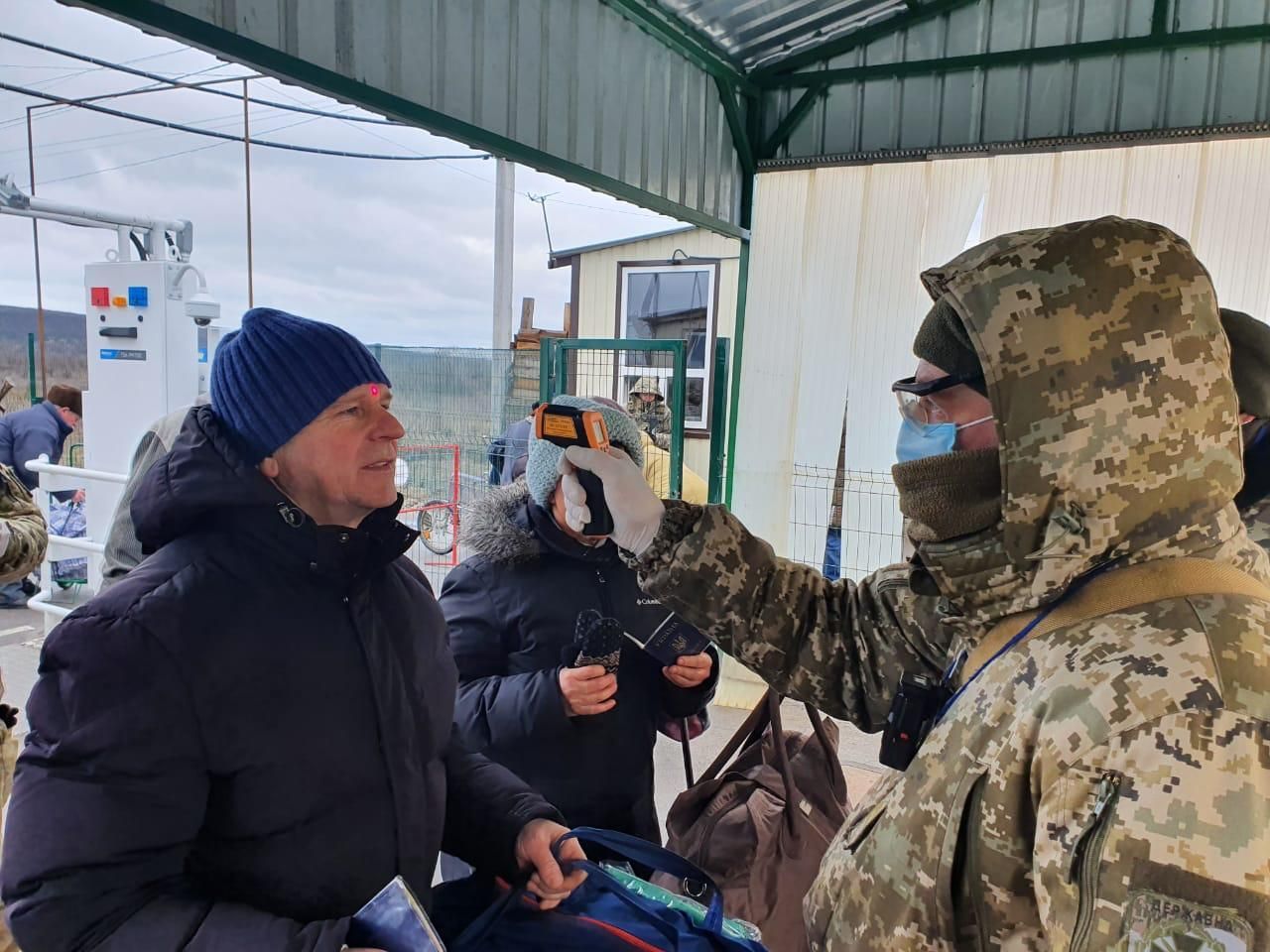 Смертность от коронавируса в ОРДЛО выше, чем где-либо в мире, – Резников