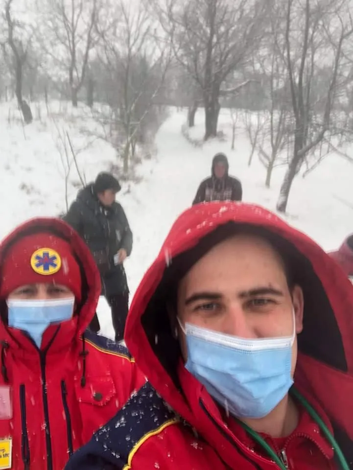 Через сильні замети на Львівщині пацієнтку з інфарктом везли у лікарню на санях: фото Через сильні замети на Львівщині пацієнтку з інфарктом везли у лікарню на санях: фото