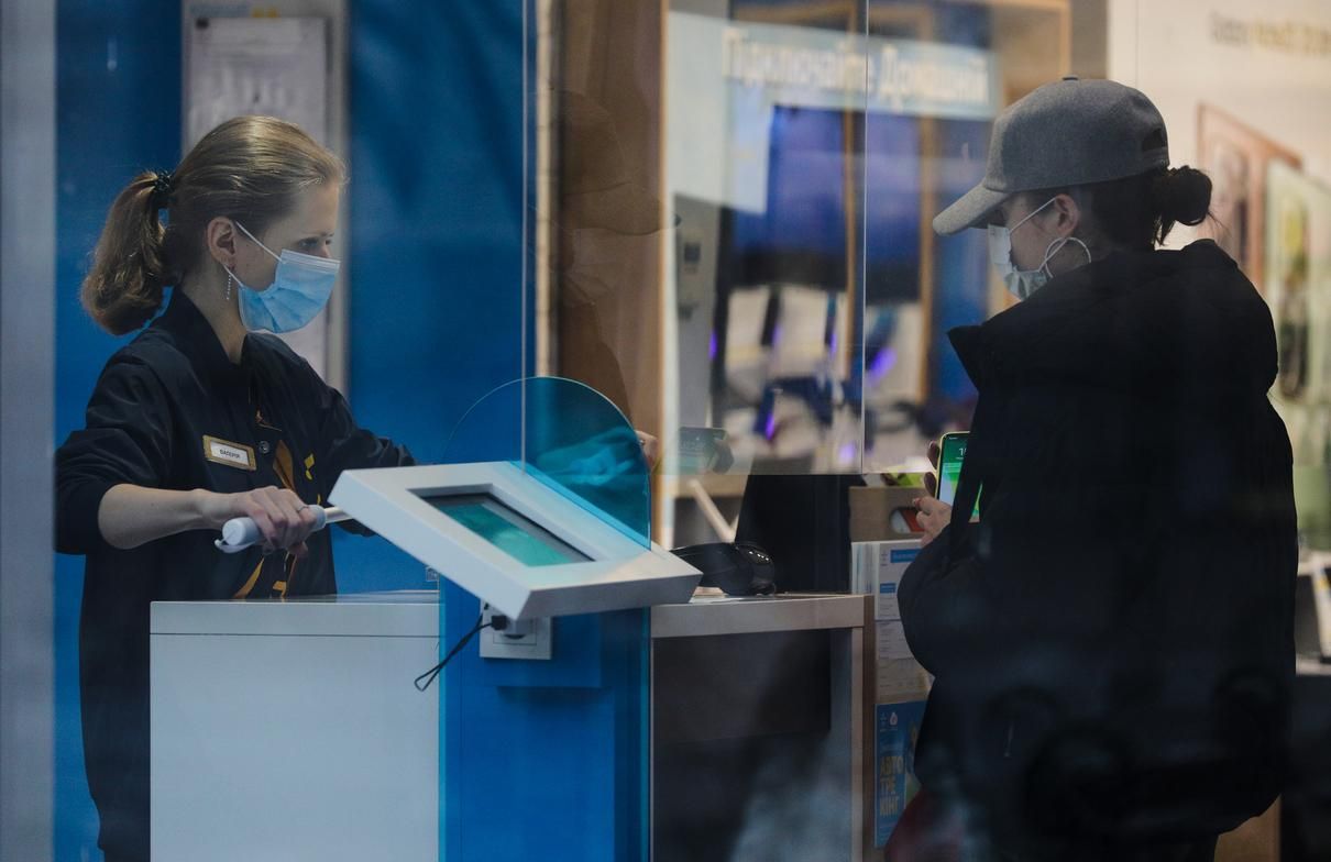 Касирка Novus у Києві відмовилася говорити українською: новини Касирка Novus у Києві відмовилася говорити українською: новини