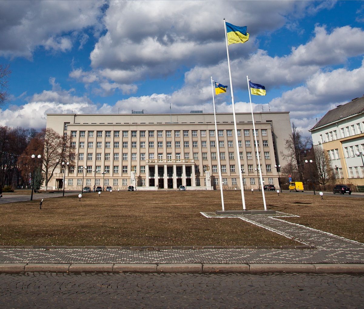 На Закарпатті просять скасувати санкції проти каналів Медведчука