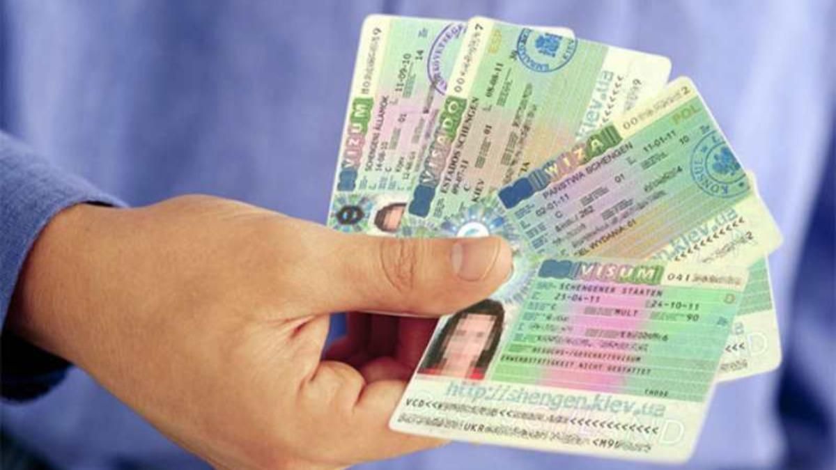 Мали фальшиві документи: на польському кордоні затримали 100 українців Мали фальшиві документи: на польському кордоні затримали 100 українців