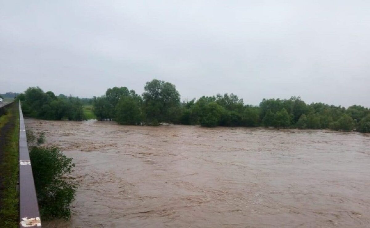 На Закарпатті зафіксували паводок на 5 річках