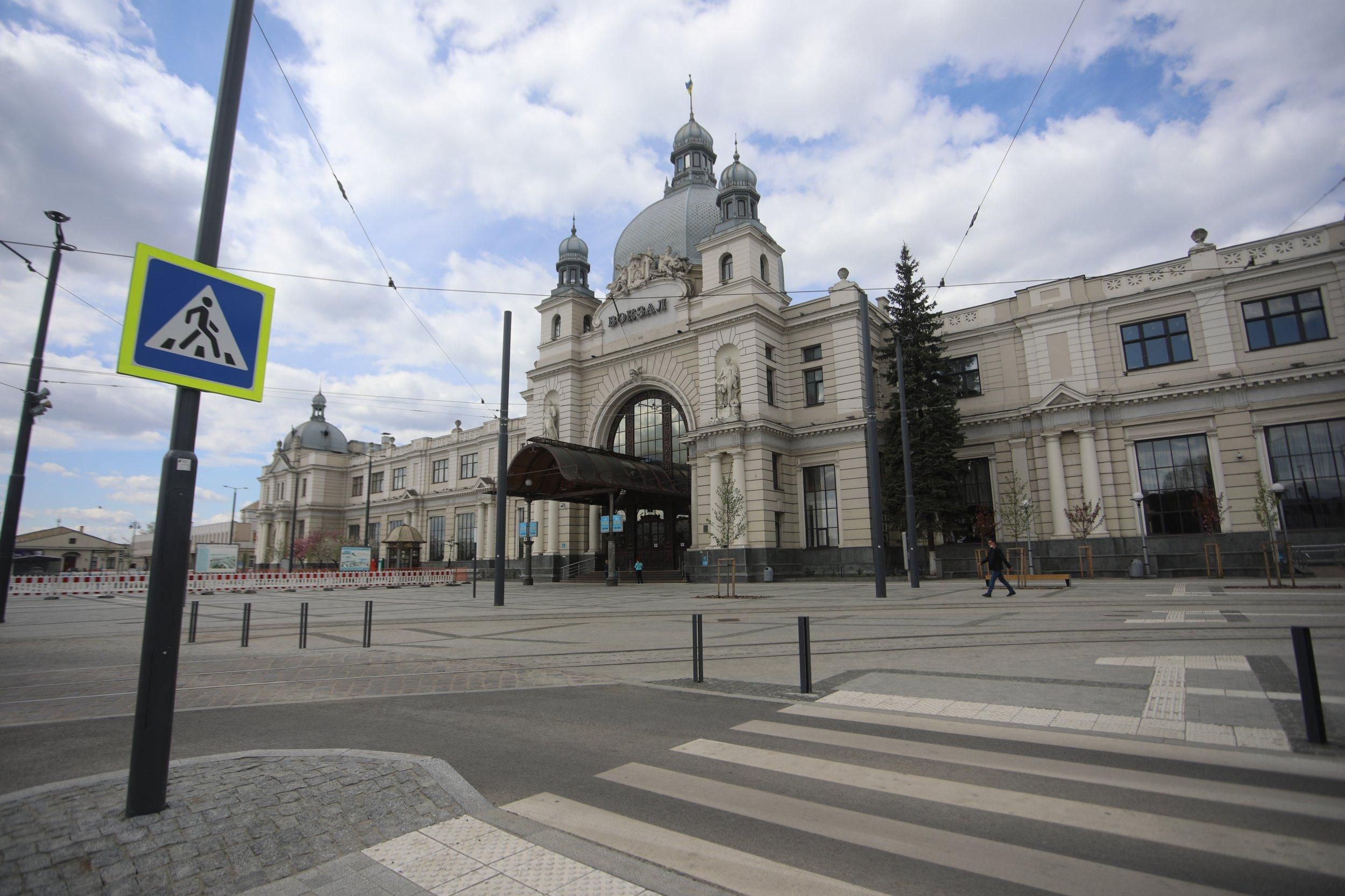 Дали 2 роки за ґратами: суд виніс вирок псевдомінувальнику вокзалу у Львові