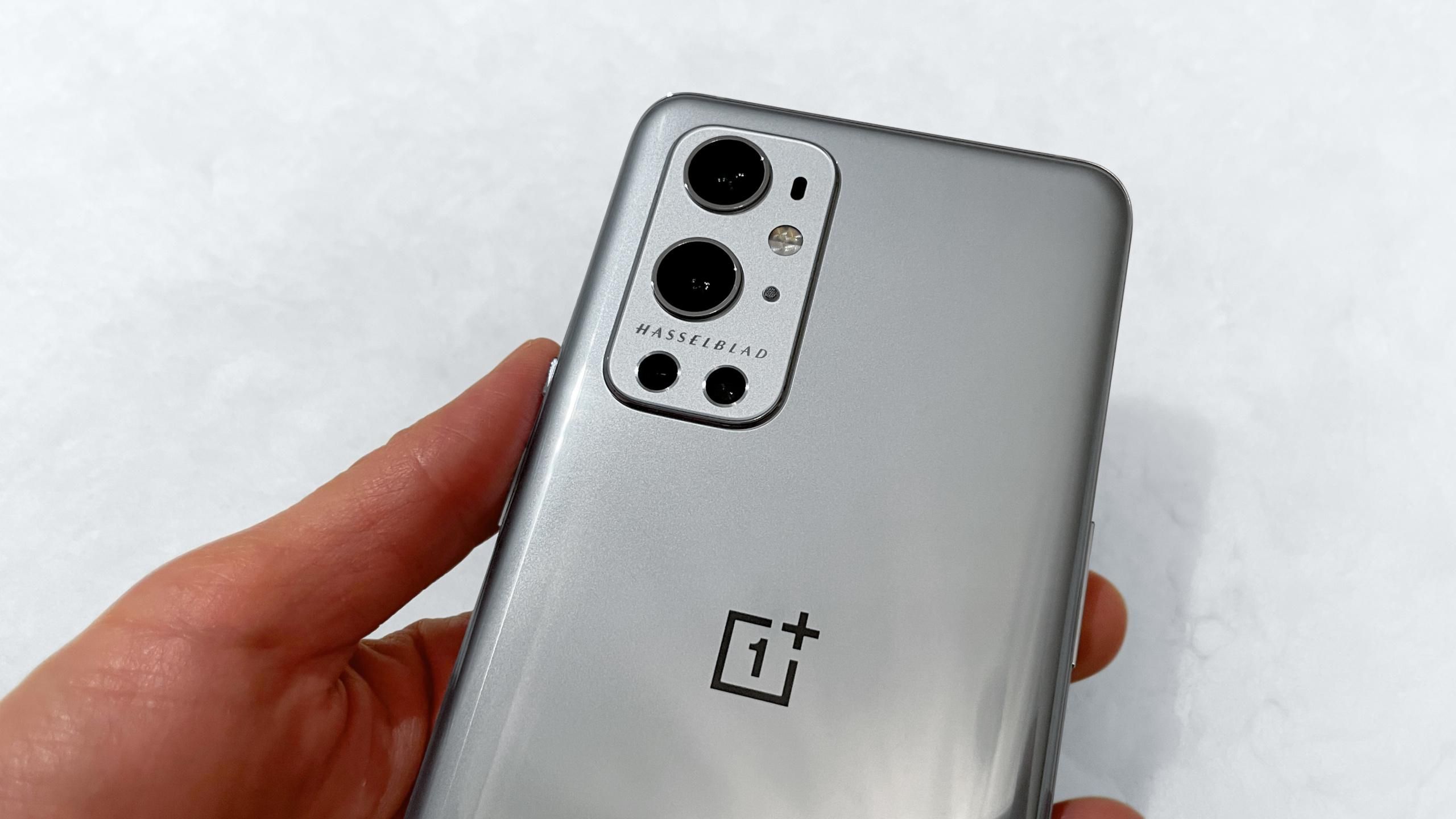 Деталі про OnePlus 9: виробник не копіюватиме  ідею Apple - Техно 24