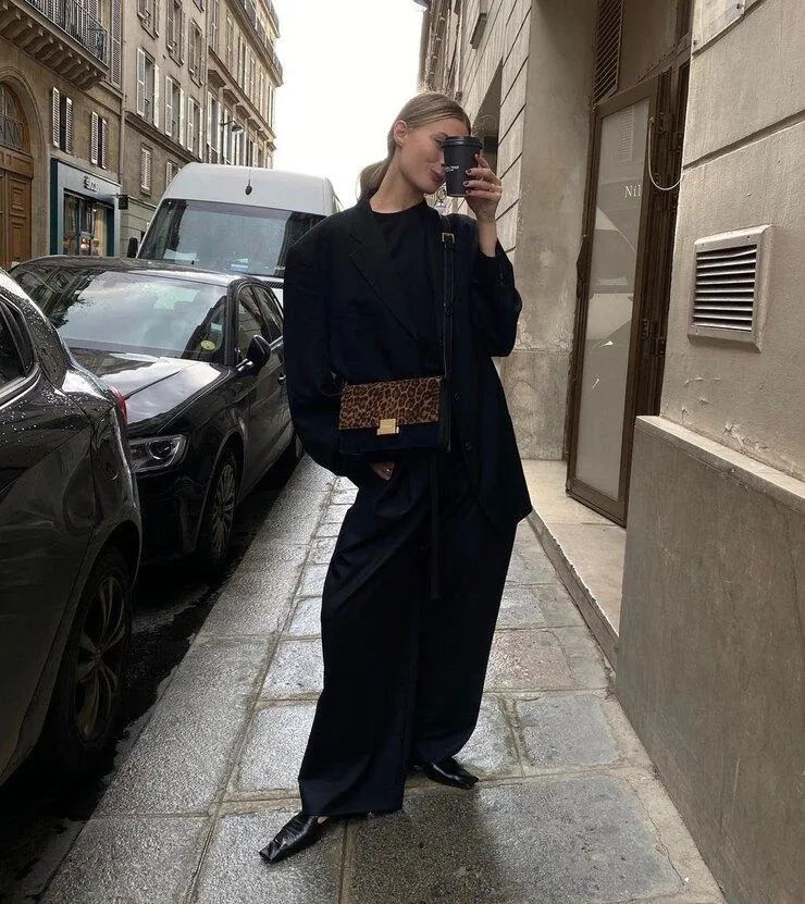 Приклади стилізування широких штанів Приклади стилізування широких штанів