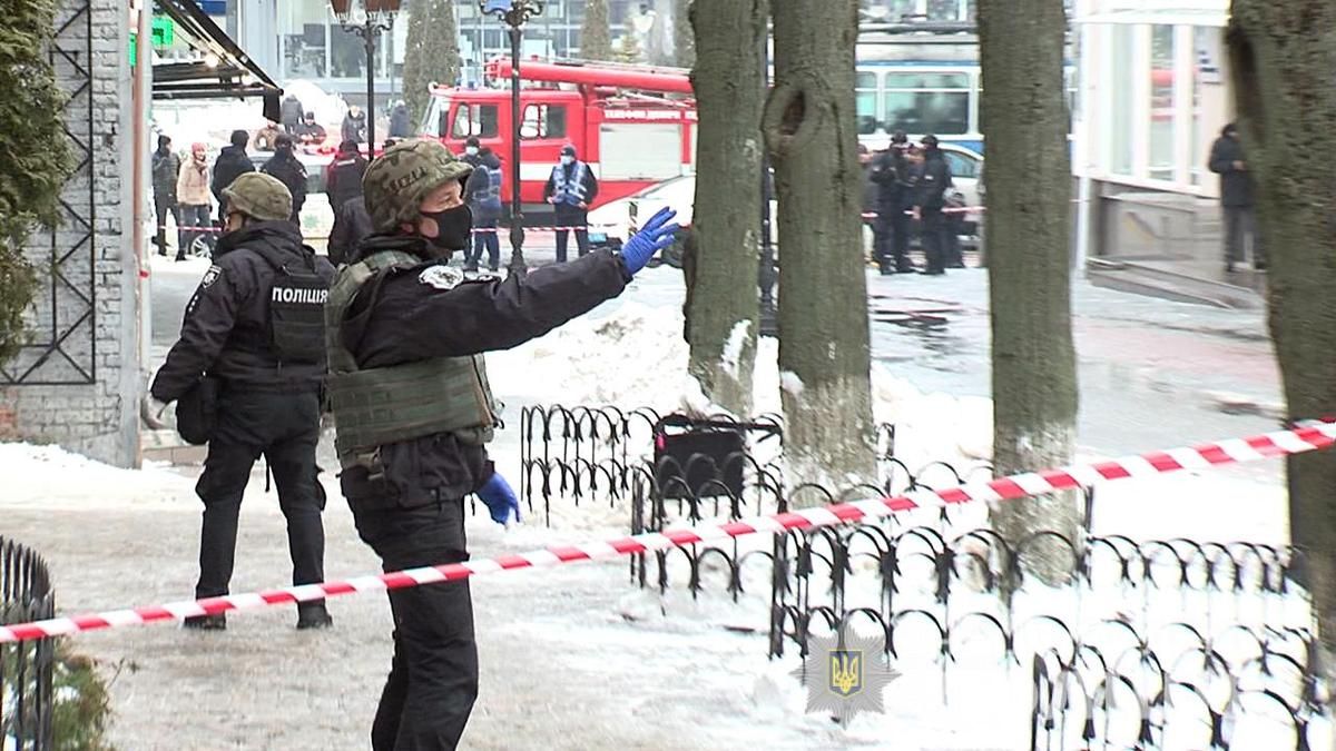 Поліція затримала чоловіка, який погрожував вибухом в магазині Вінниці