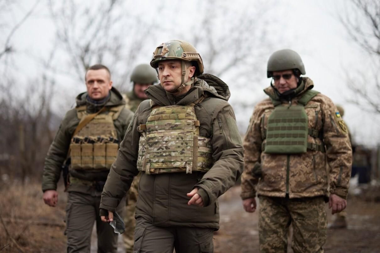 Зеленский связывает эскалацию на Донбассе с давлением на Украину в ТКГ