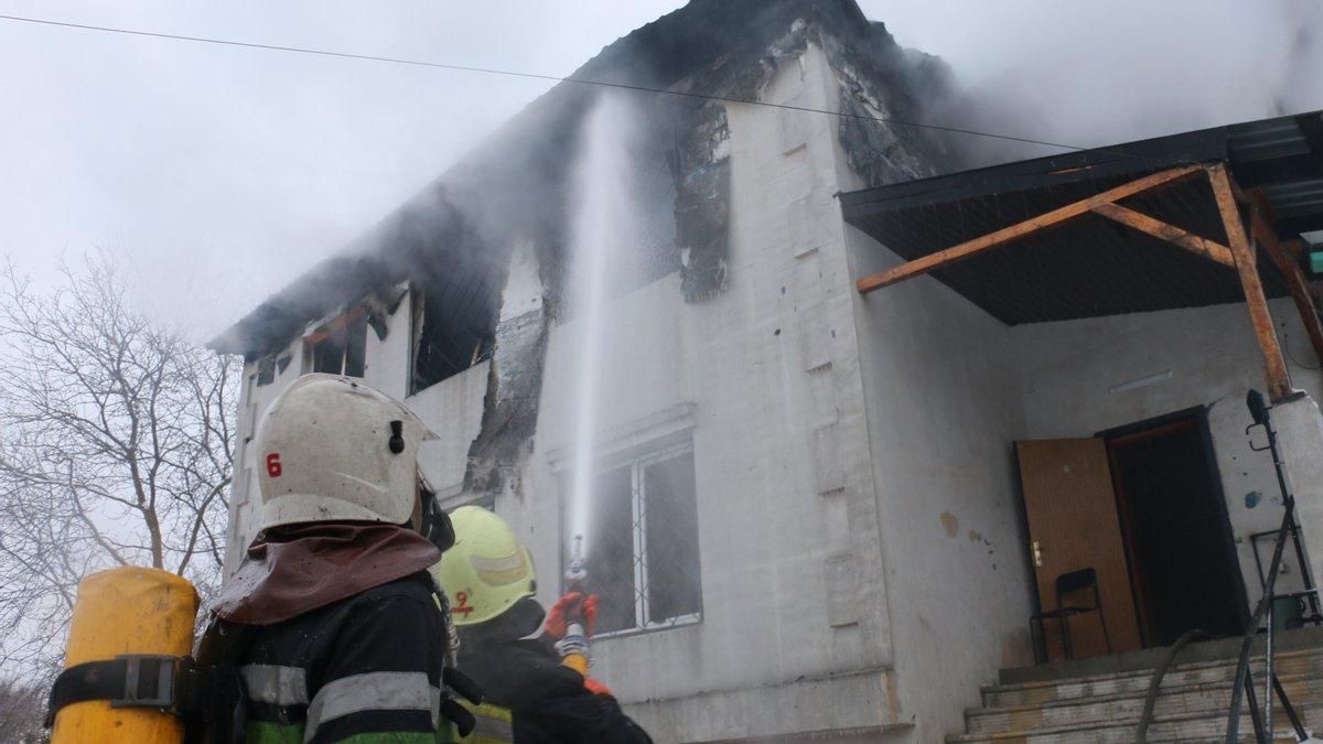 Суд оставил под стражей подозреваемых по делу о пожаре в Харькове