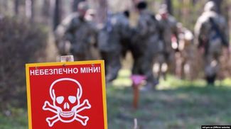 Російські окупанти встановлюють міни  вздовж лінії зіткнення, – розвідка