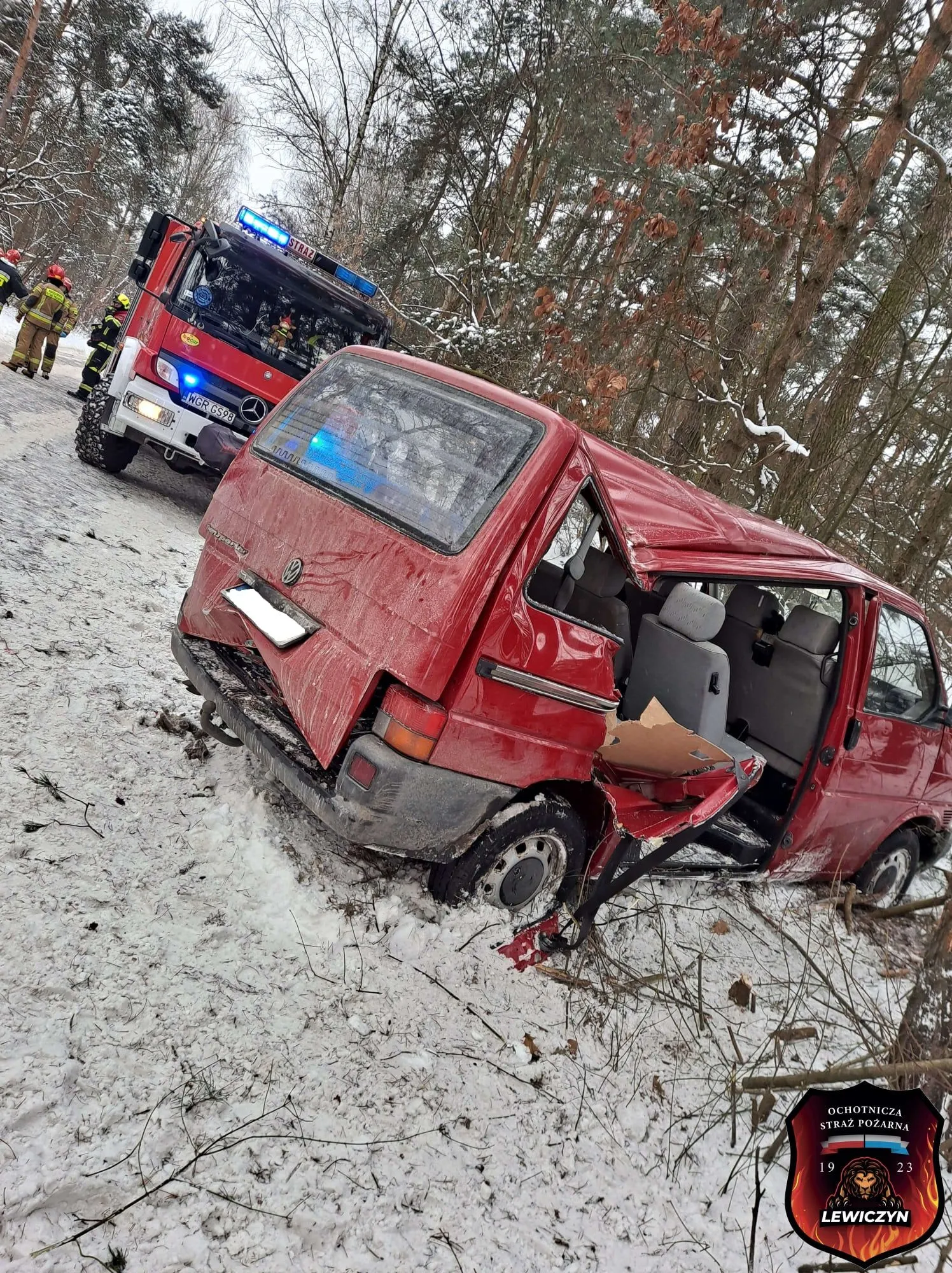 Фото з місця аварії у Польщі