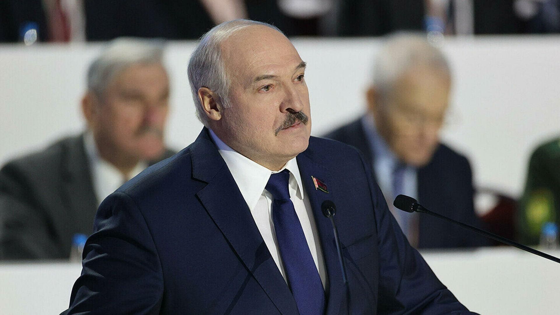 Лукашенко фактически порвал отношения с Западом, – журналист 