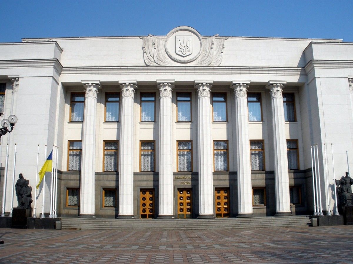 Рада забрала акредитацію у журналістів ZIK, 112 Україна та NewsOne