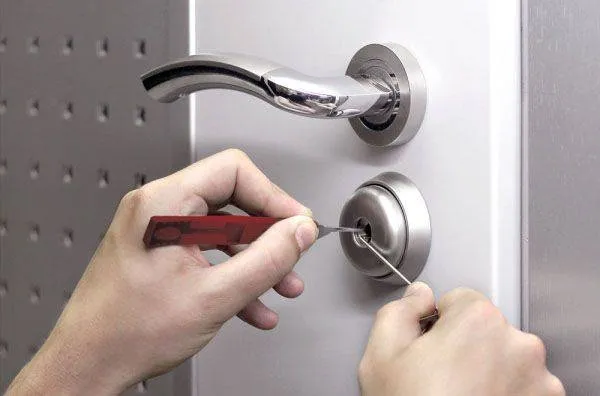 Відмикання замків Відмикання замків