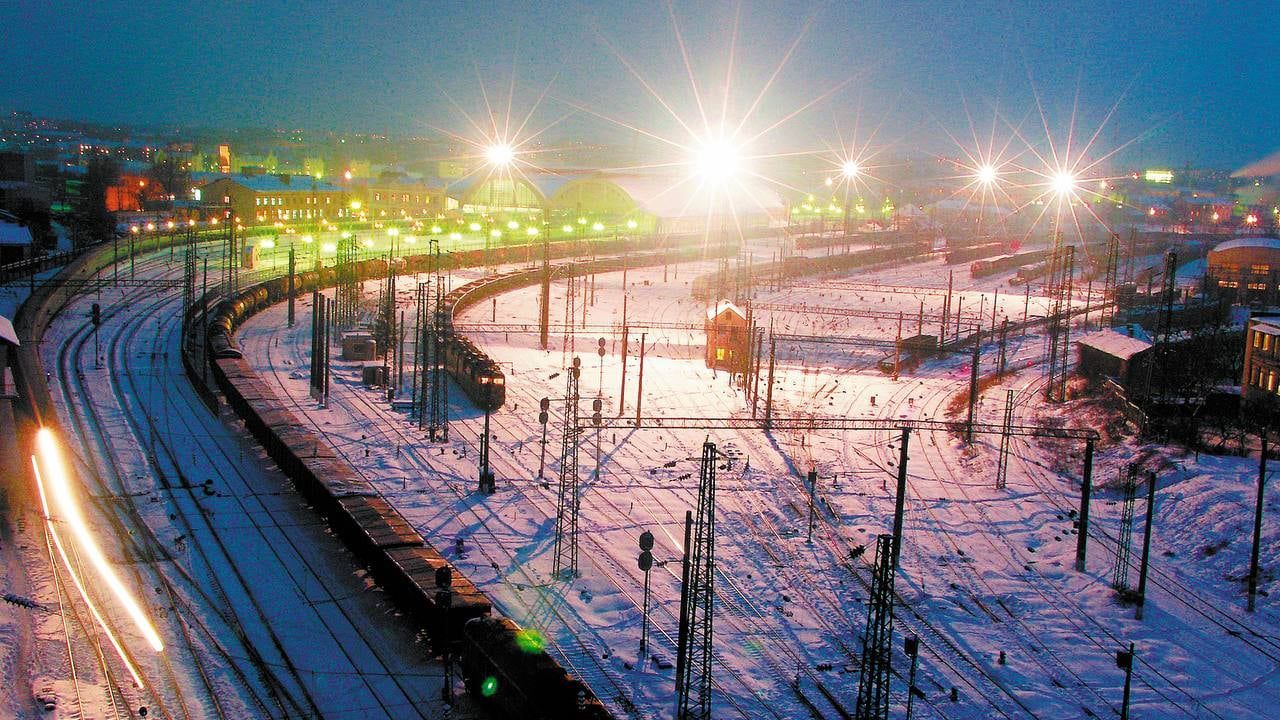 Потяги далекого сполучення 13 лютого 2021 затримались у русі через негоду: що відомо Потяги далекого сполучення 13 лютого 2021 затримались у русі через негоду: що відомо