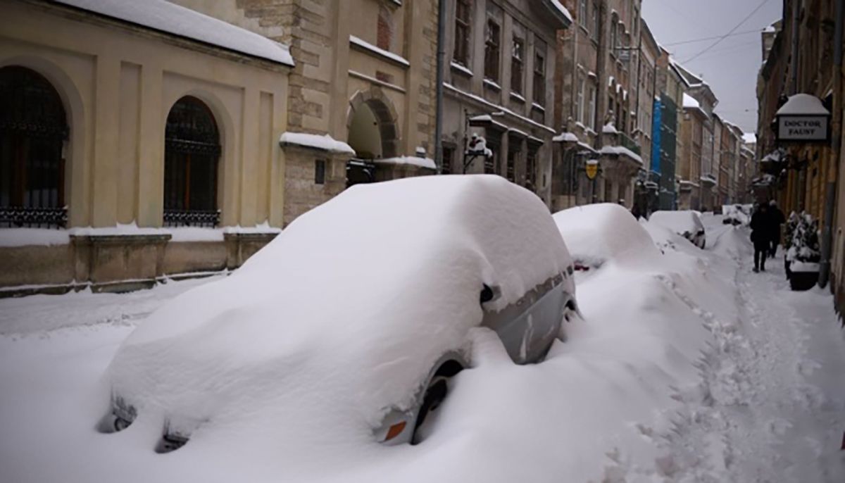 Последствия непогоды в Украине: дорожники Ровенщины готовятся к удару