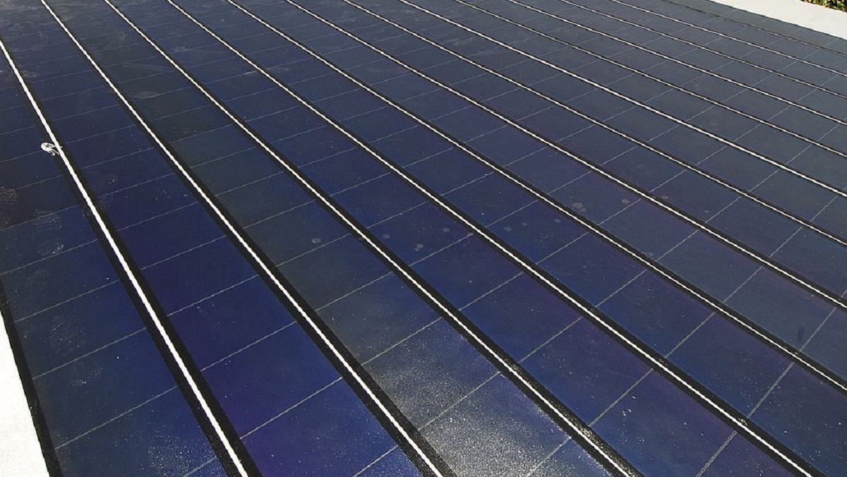 Инженеры разработали фотоэлементы, которые можно без последствий сгибать Инженеры разработали фотоэлементы, которые можно без последствий сгибать