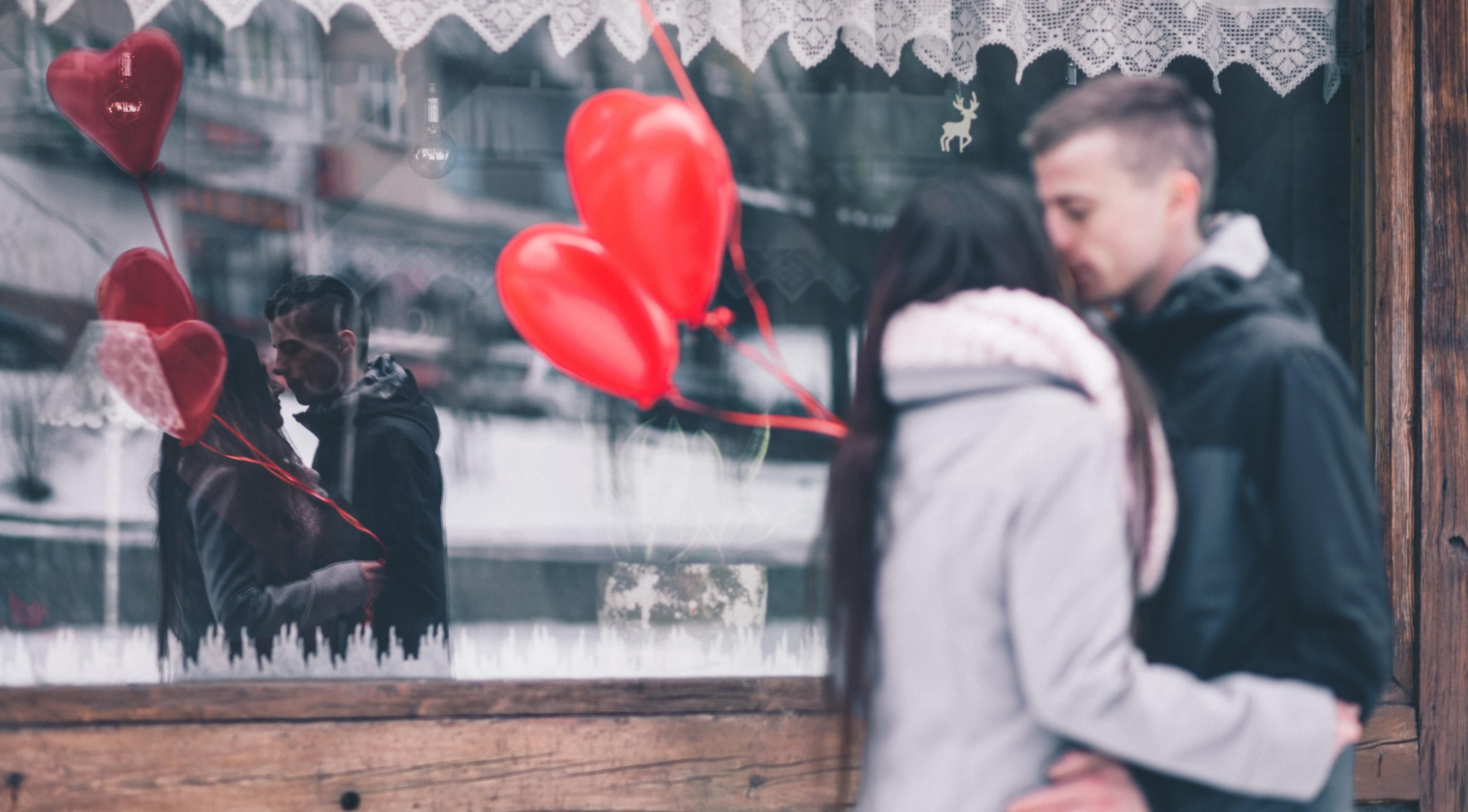 Google присвятив дудл до Дня святого Валентина 2021: історія свята та традиції Google присвятив дудл до Дня святого Валентина 2021: історія свята та традиції