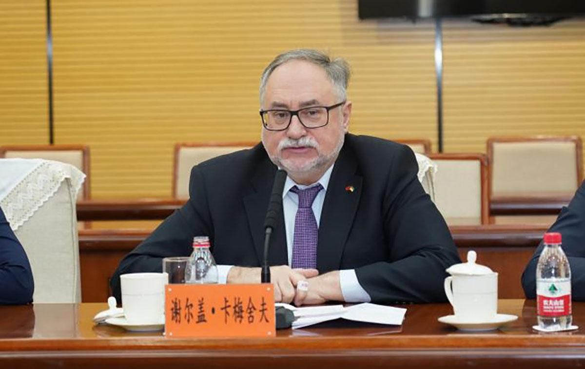 Умер посол Украины в Китае Сергей Камышев Умер посол Украины в Китае Сергей Камышев