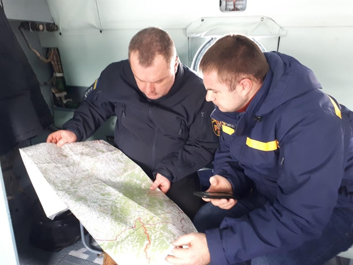 У Карпатах другий день шукають заблукалого туриста, залучена авіація У Карпатах другий день шукають заблукалого туриста, залучена авіація