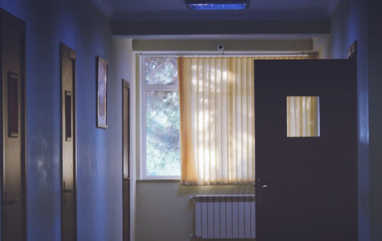 У школі Дніпра померла вчителька: втратила свідомість і впала замертво У школі Дніпра померла вчителька: втратила свідомість і впала замертво