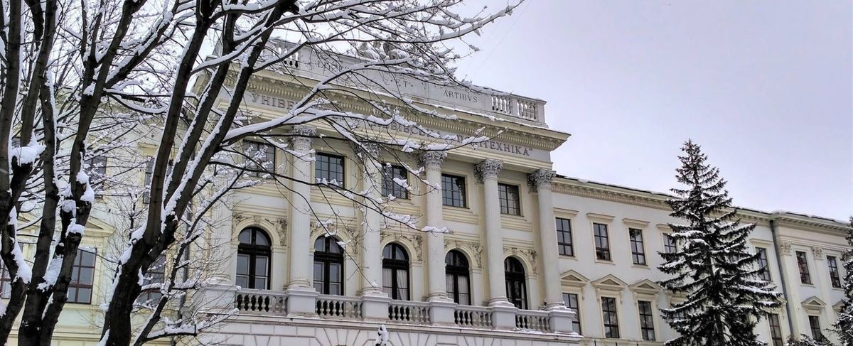Увольнять не будут: в НУ ЛП рассказали, что угрожает преподавателю за показ порно на контрольной Увольнять не будут: в НУ ЛП рассказали, что угрожает преподавателю за показ порно на контрольной