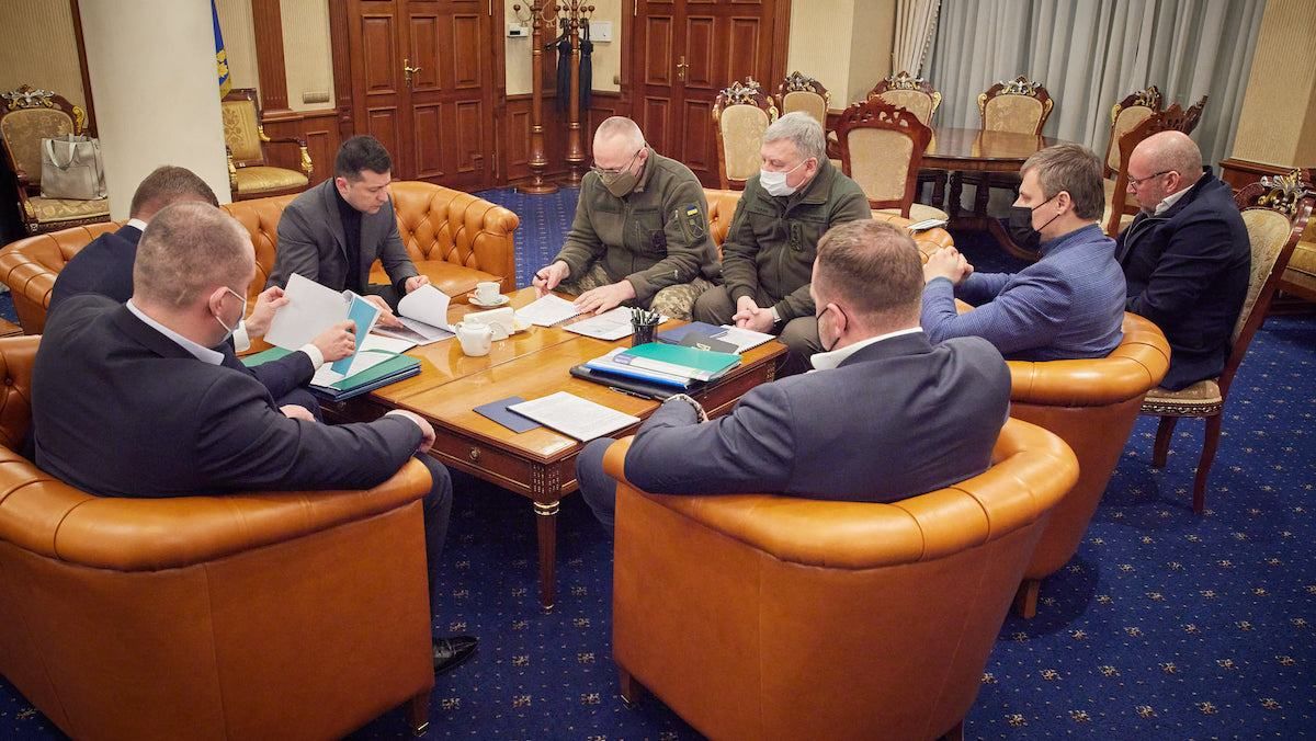 Гибель военных у Новолуганского: Зеленский провел совещание