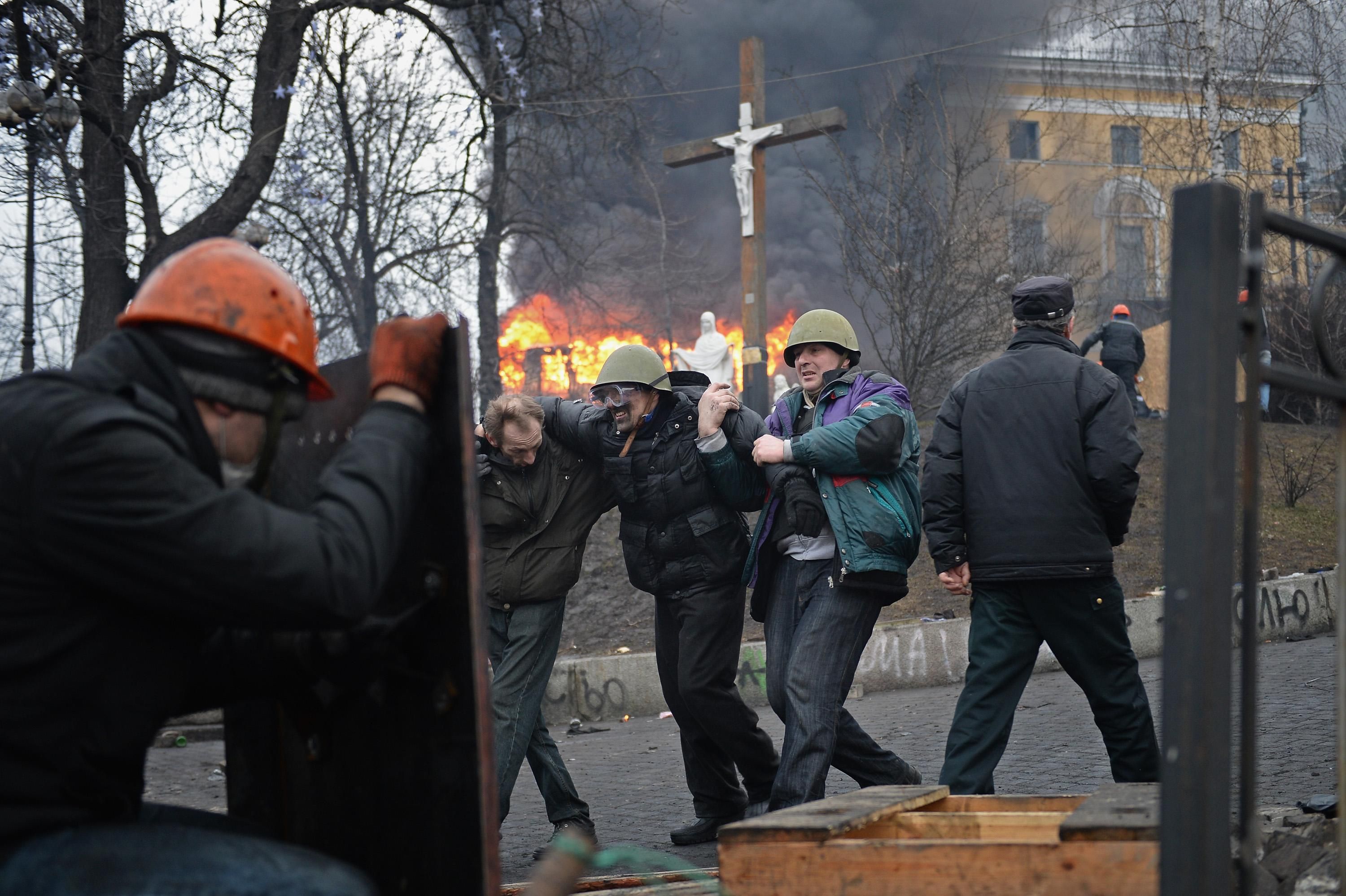 Февраль 2014 года. Небесная сотня расстрел на Институтской. Майдан на Украине в 2014 убитые.