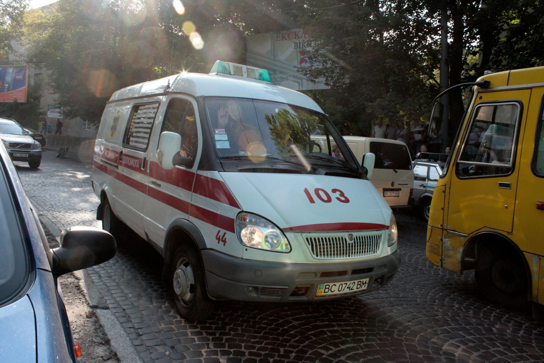 У Сумах лікарі не хотіли приймати жінку, бо боялися COVID-19: вона померла